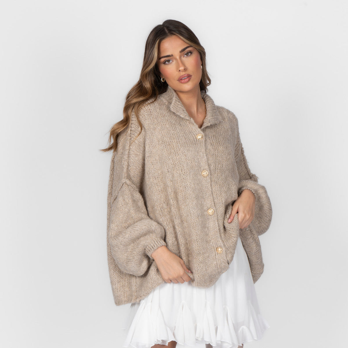 Cárdigan Oversize con Botones Dorados Erika