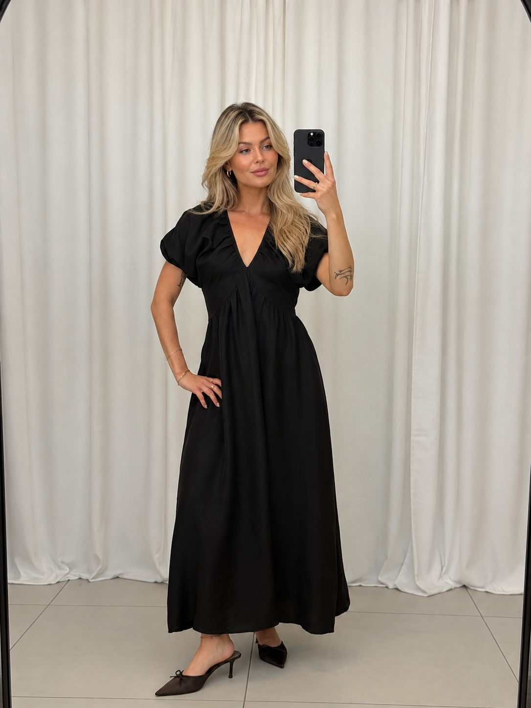 Vestido Largo con Escote en V y Mangas Abullonadas Jimena