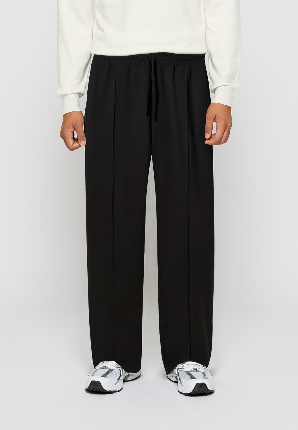 Pantalón Relajado Alforzas Ismael en negro, foto 4