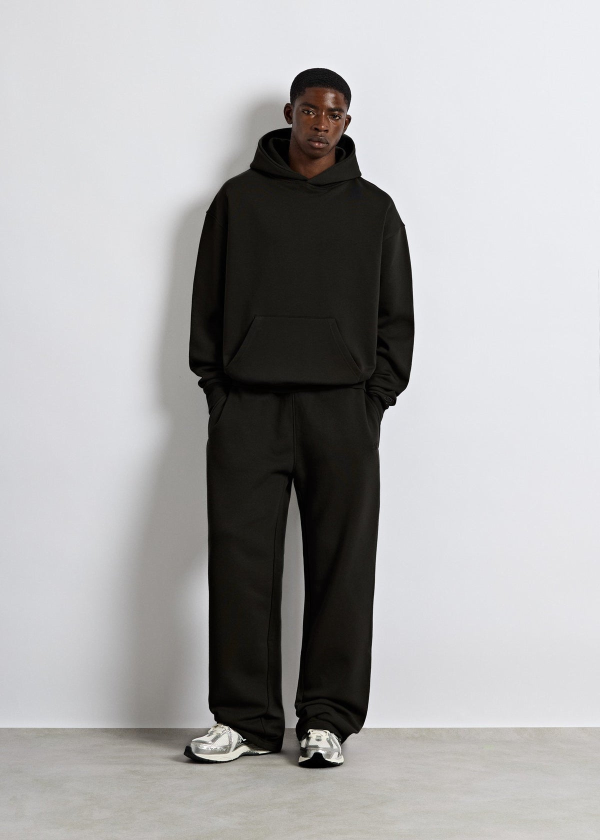 Sudadera Capucha Oversize Darío en negro, foto 4