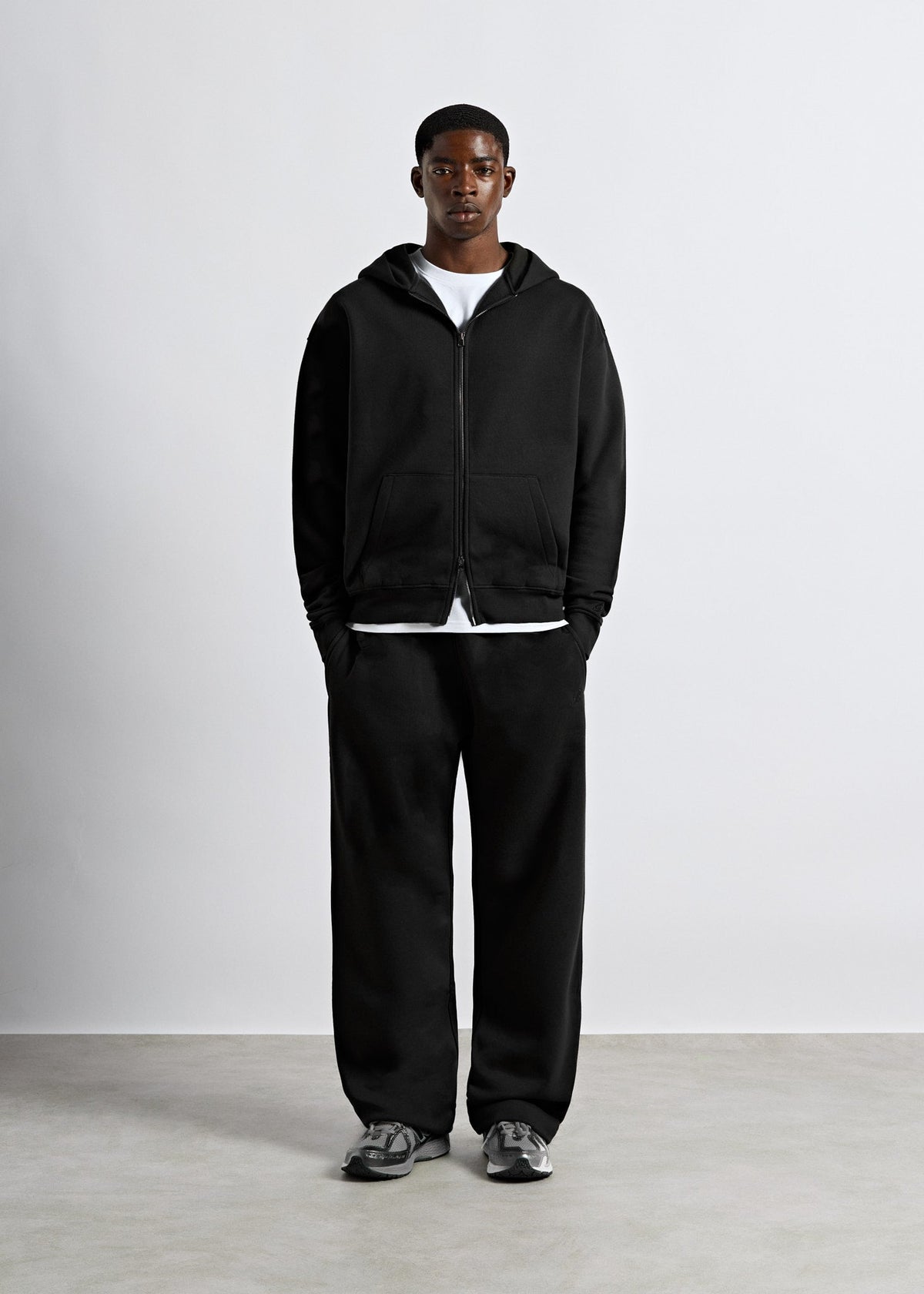 Sudadera Capucha Cremallera Saúl en negro, foto 4