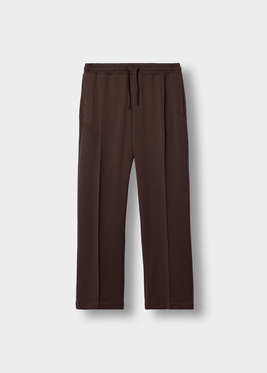 Pantalón Relajado Alforzas Ismael en marrón chocolate, vista delantera