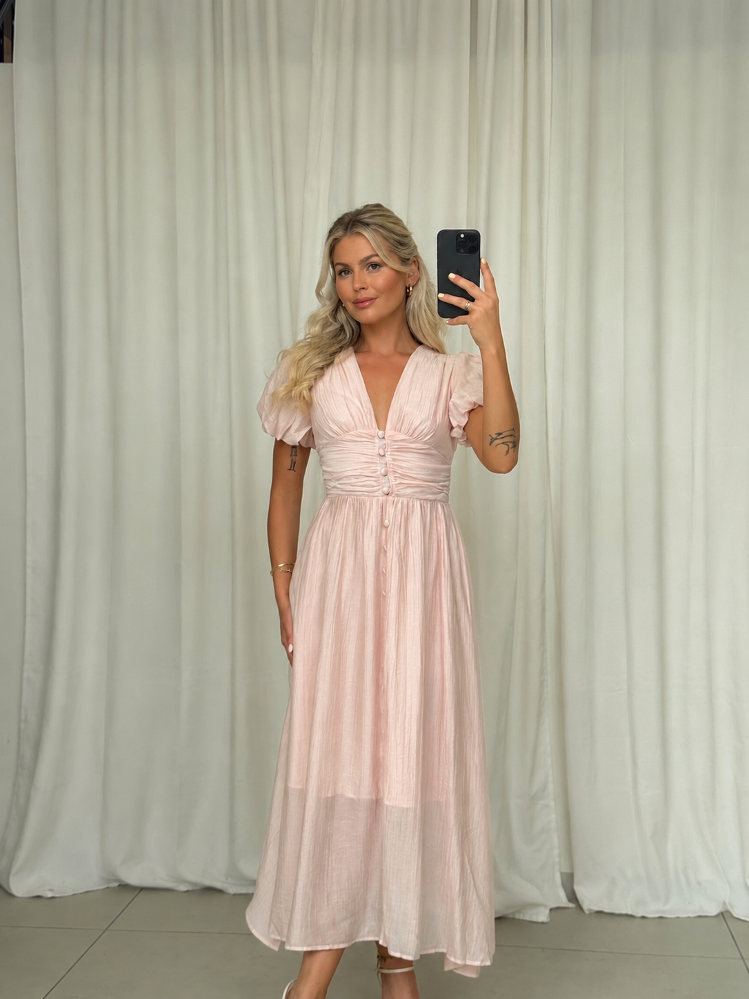 Vestido Midi con Botones y Mangas Abullonadas Martina