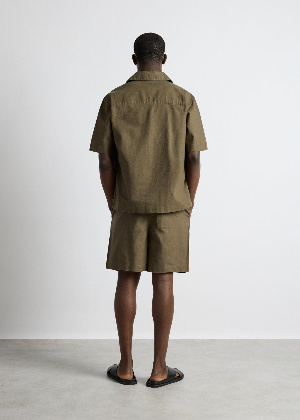 Pantalón Corto de Lino Ramón en caqui, foto 6