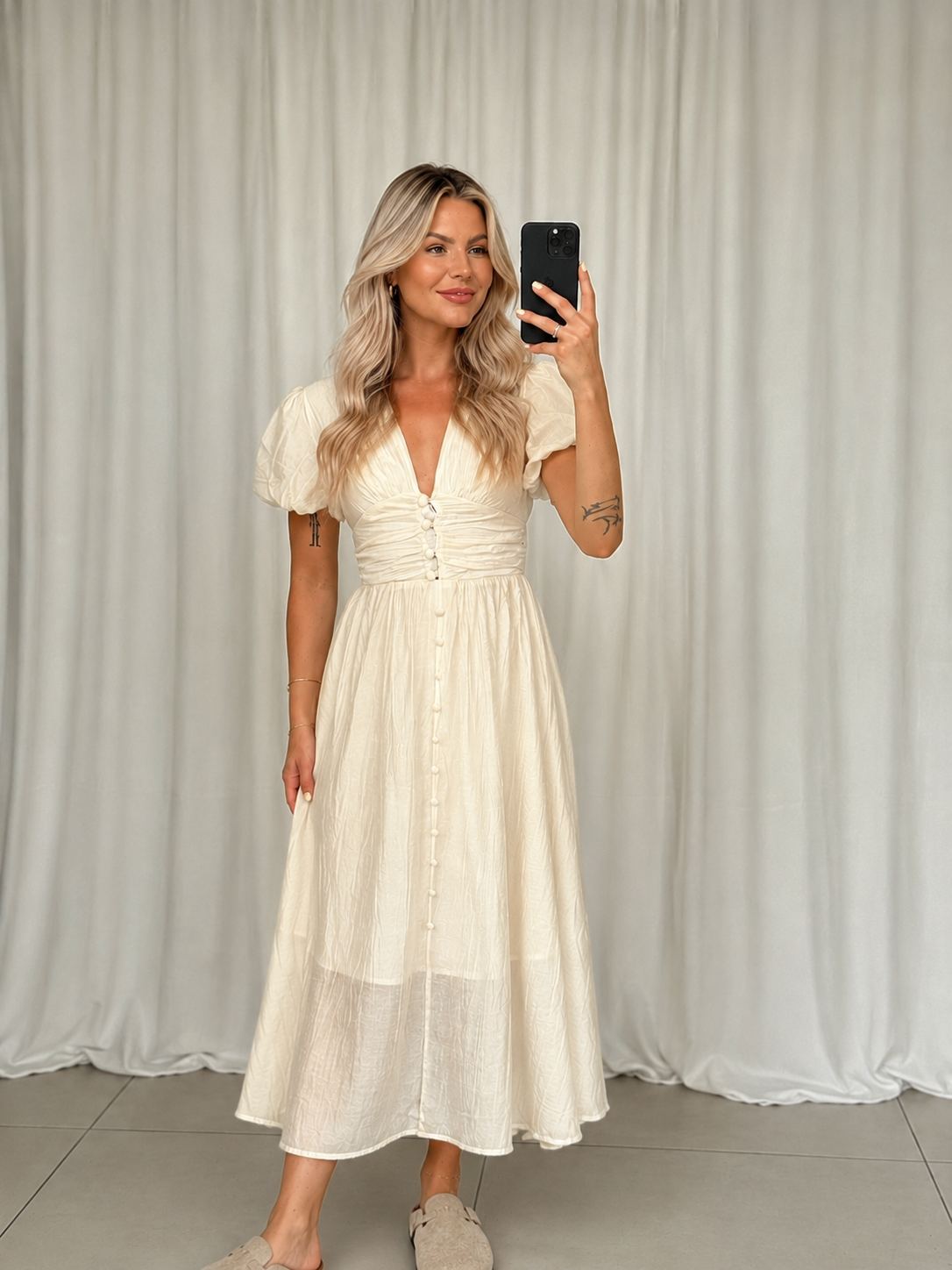 Vestido Midi con Botones y Mangas Abullonadas Martina