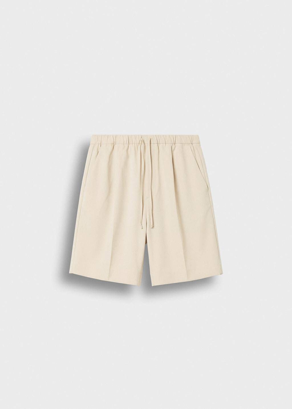 Pantalón Corto Pinzas Alberto en beige, vista delantera