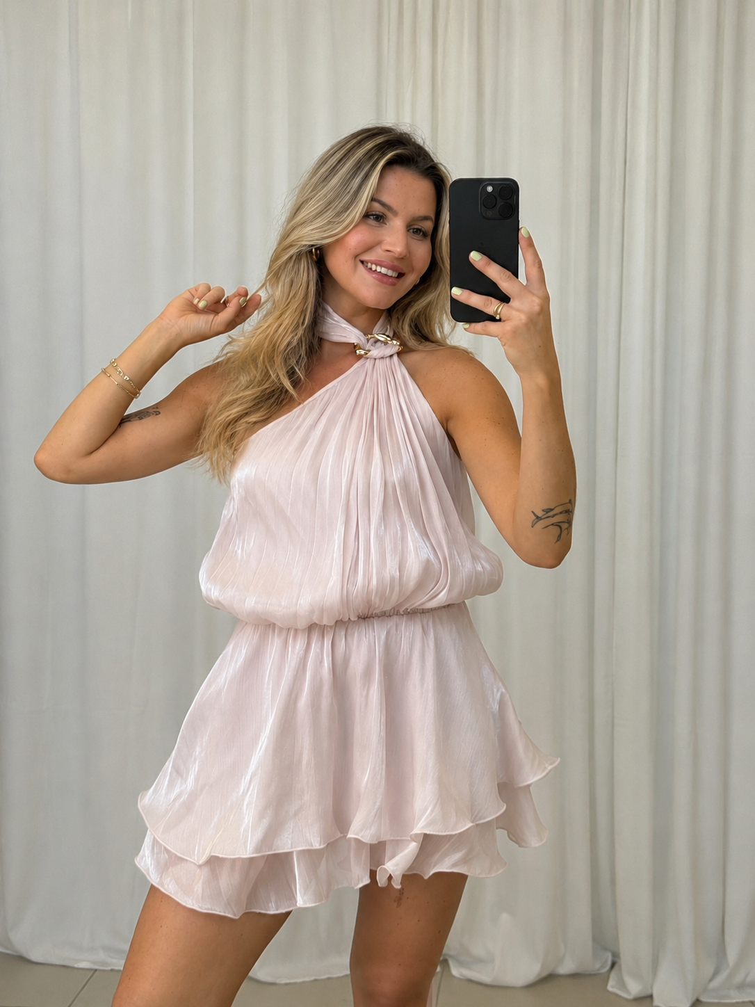 Vestido Mini Halter con Volantes Rocío
