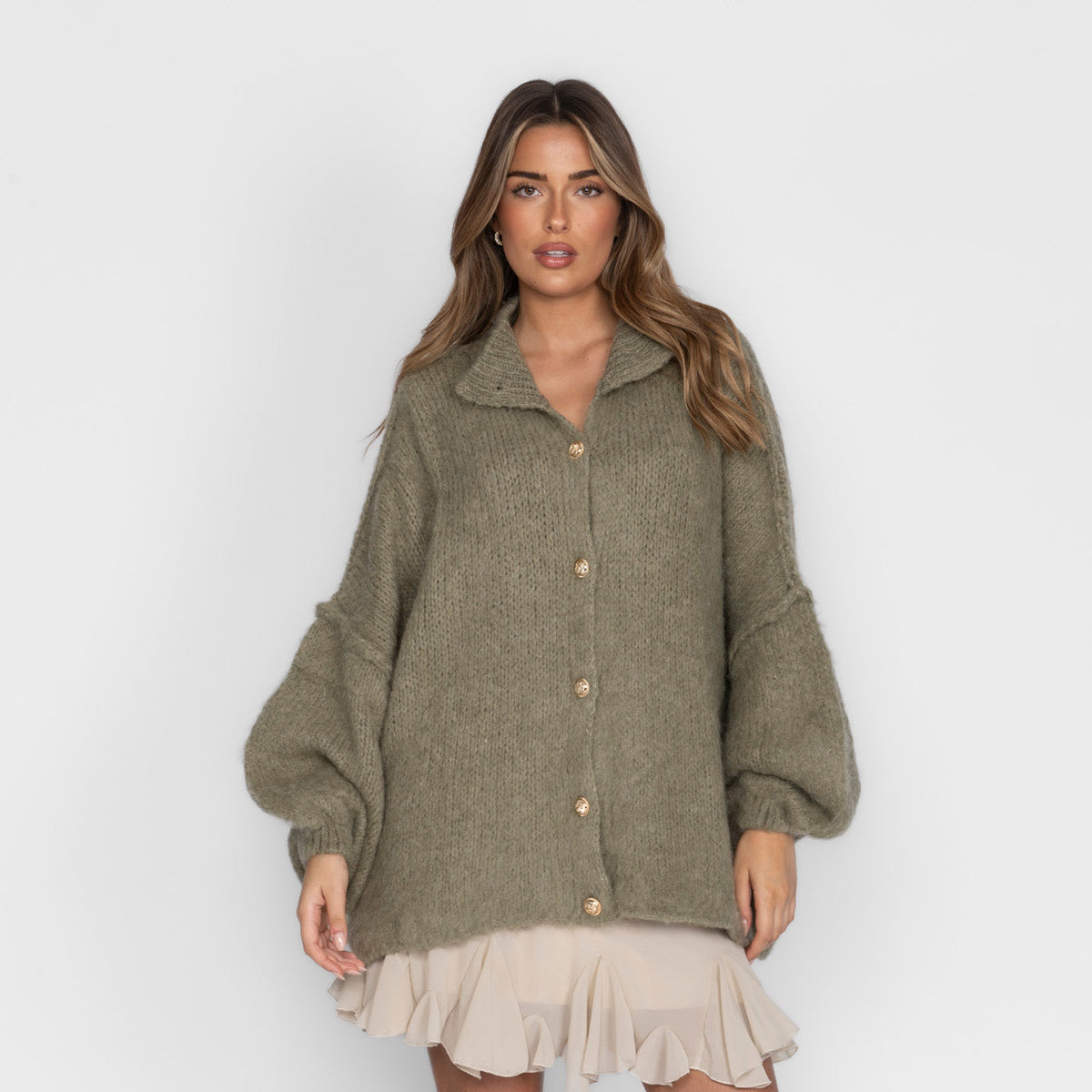 Cárdigan Oversize con Botones Dorados Amparo