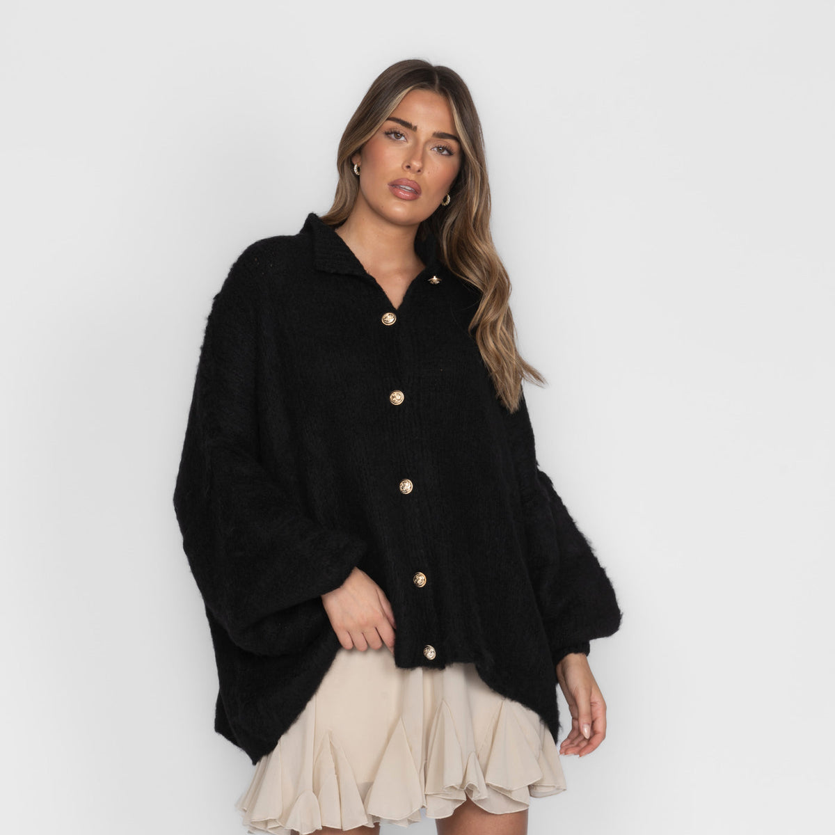 Cárdigan Oversize con Botones Dorados Amparo