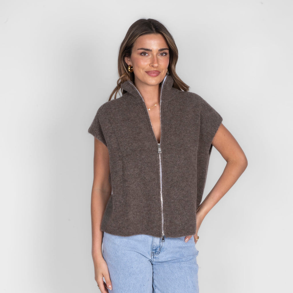 Chaleco de Punto con Cremallera y Cuello Alto Diana