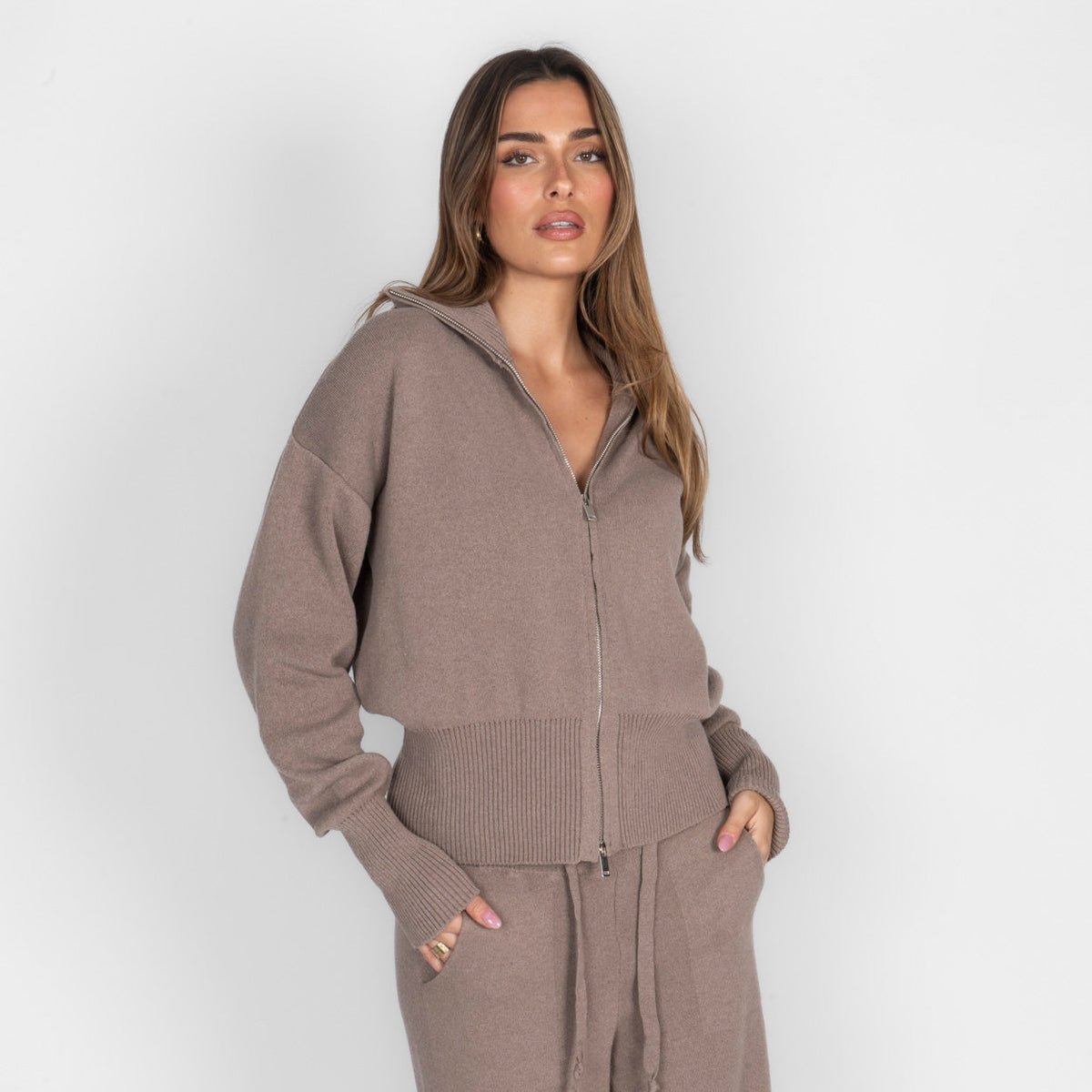 Conjunto Cárdigan con Cremallera y Pantalón Ximena