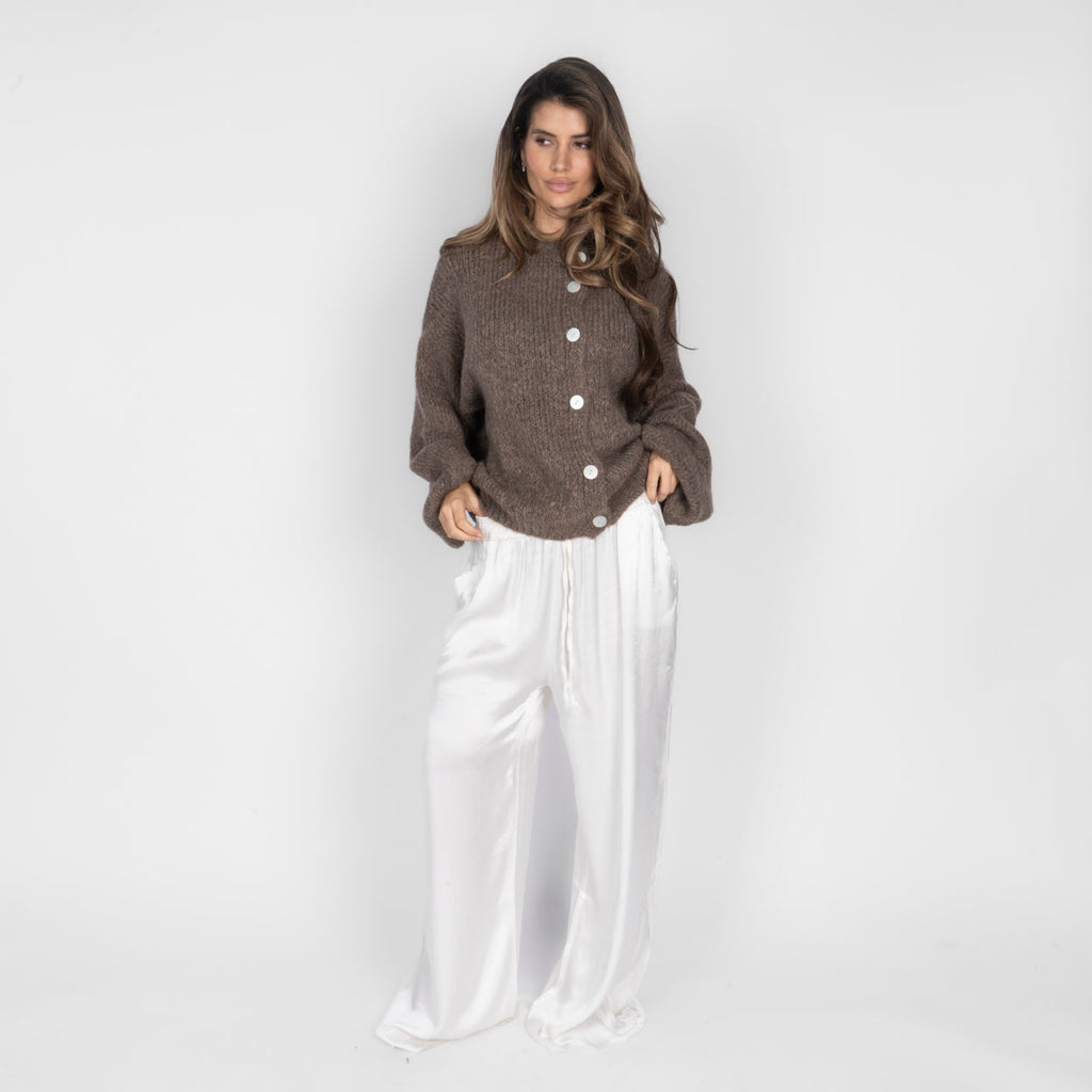 Cárdigan Oversize con Mangas Anchas y Botones Nadia