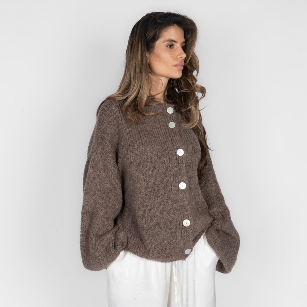 Cárdigan Oversize con Mangas Anchas y Botones Nadia