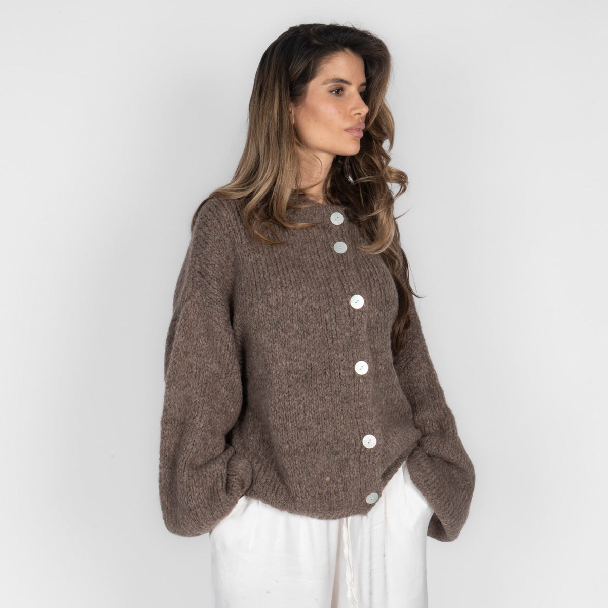 Cárdigan Oversize con Mangas Anchas y Botones Nadia