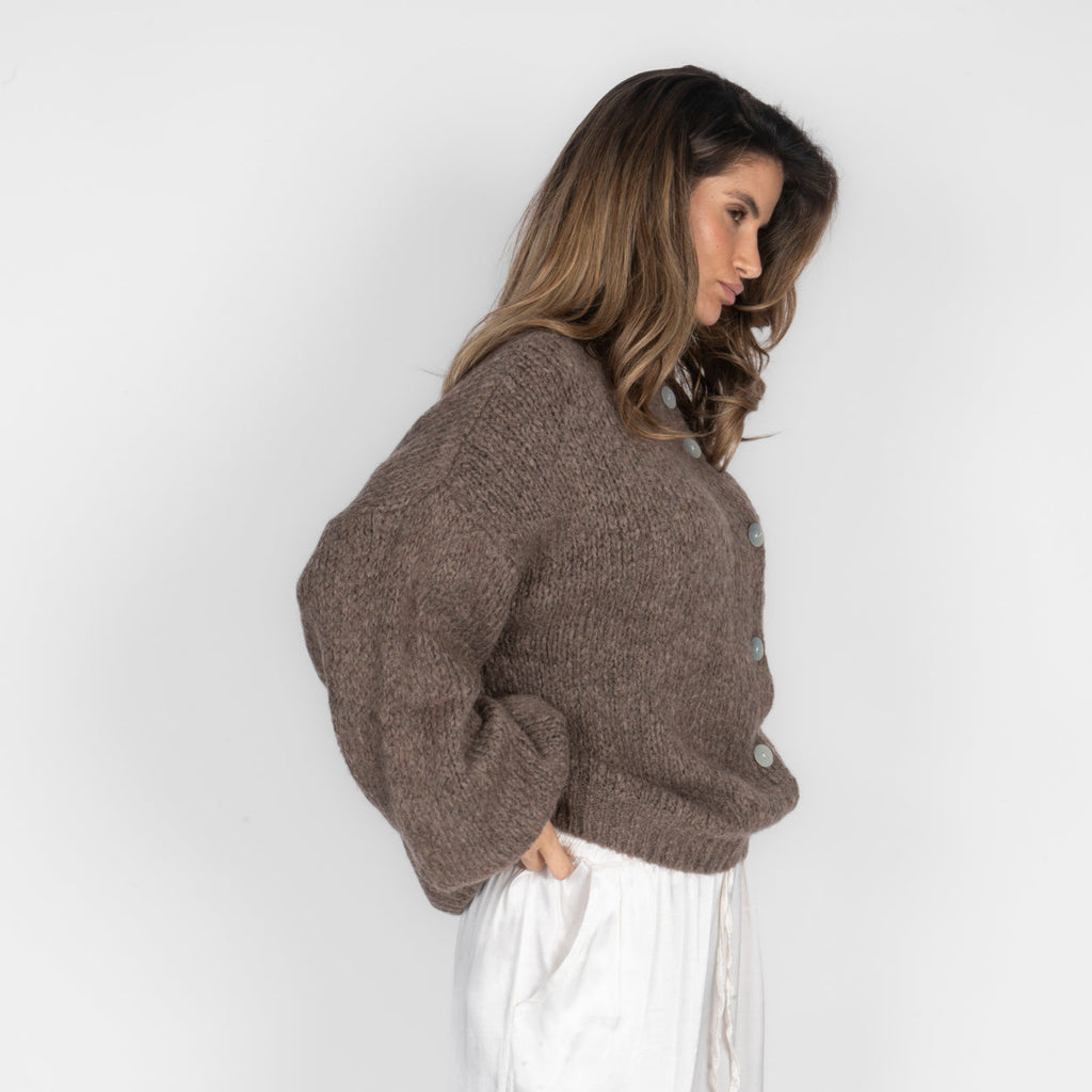 Cárdigan Oversize con Mangas Anchas y Botones Nadia