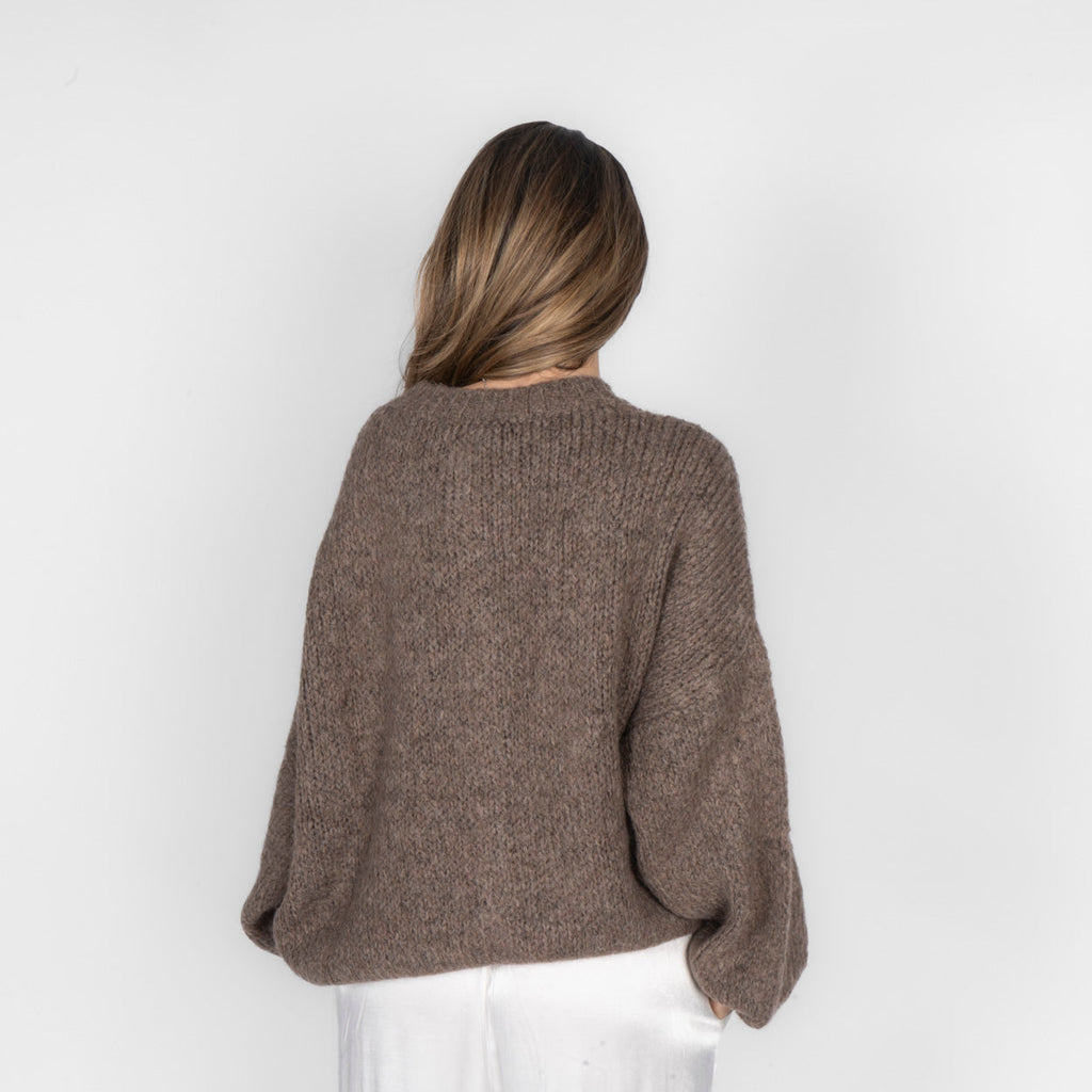 Cárdigan Oversize con Mangas Anchas y Botones Nadia