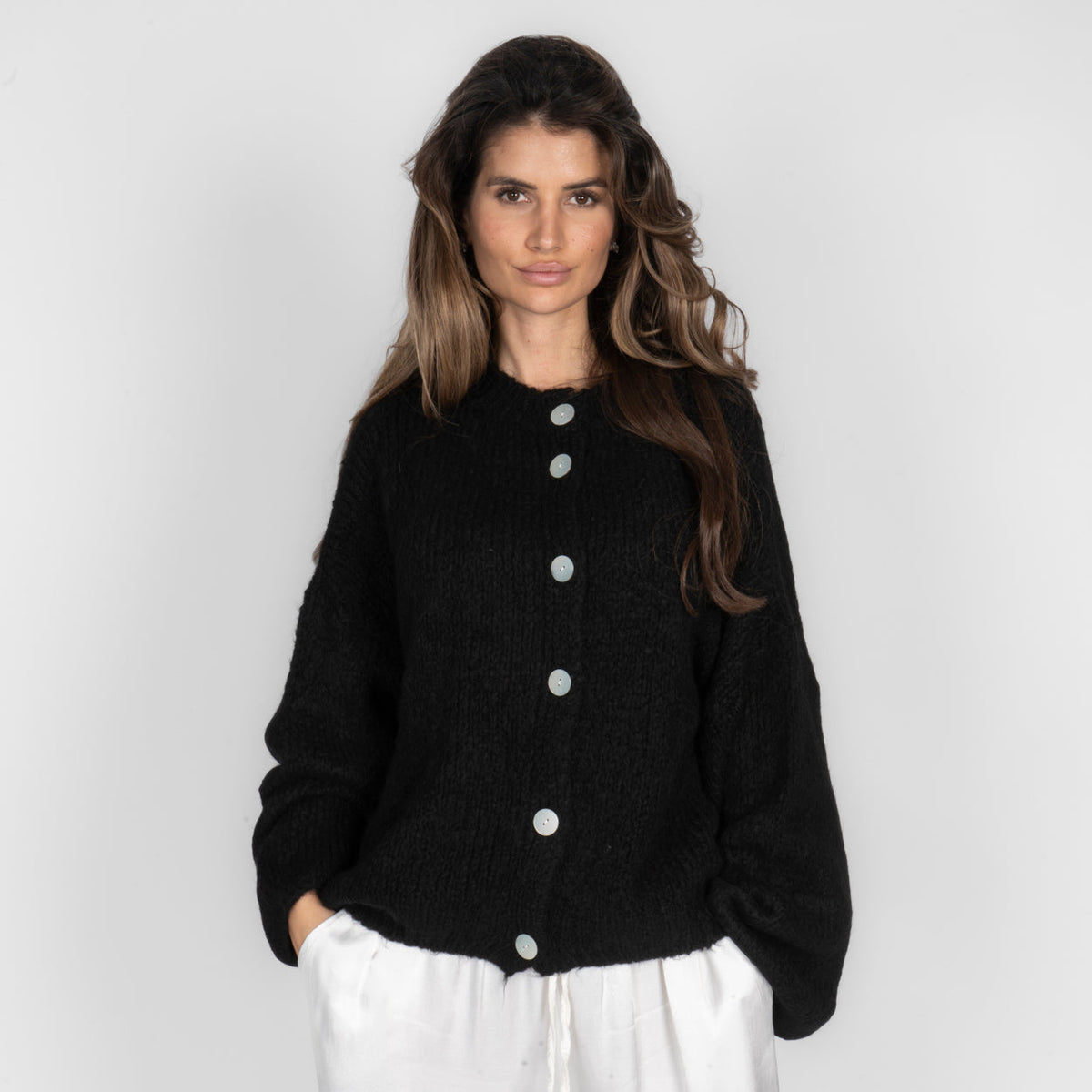 Cárdigan Oversize con Mangas Anchas y Botones Nadia
