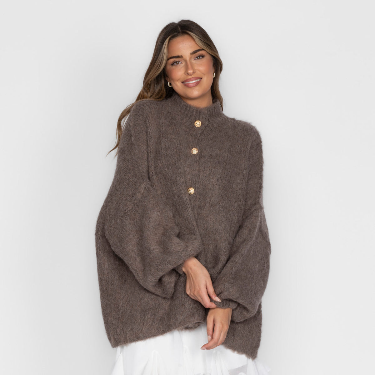 Cárdigan Oversize con Botones Dorados Amparo