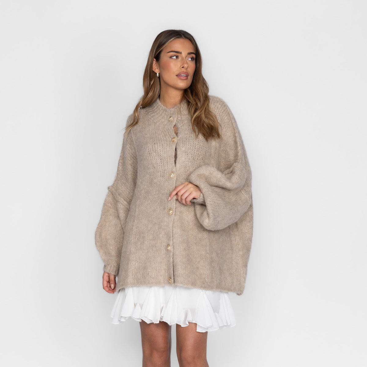 Cárdigan Oversize con Botones Dorados Amparo