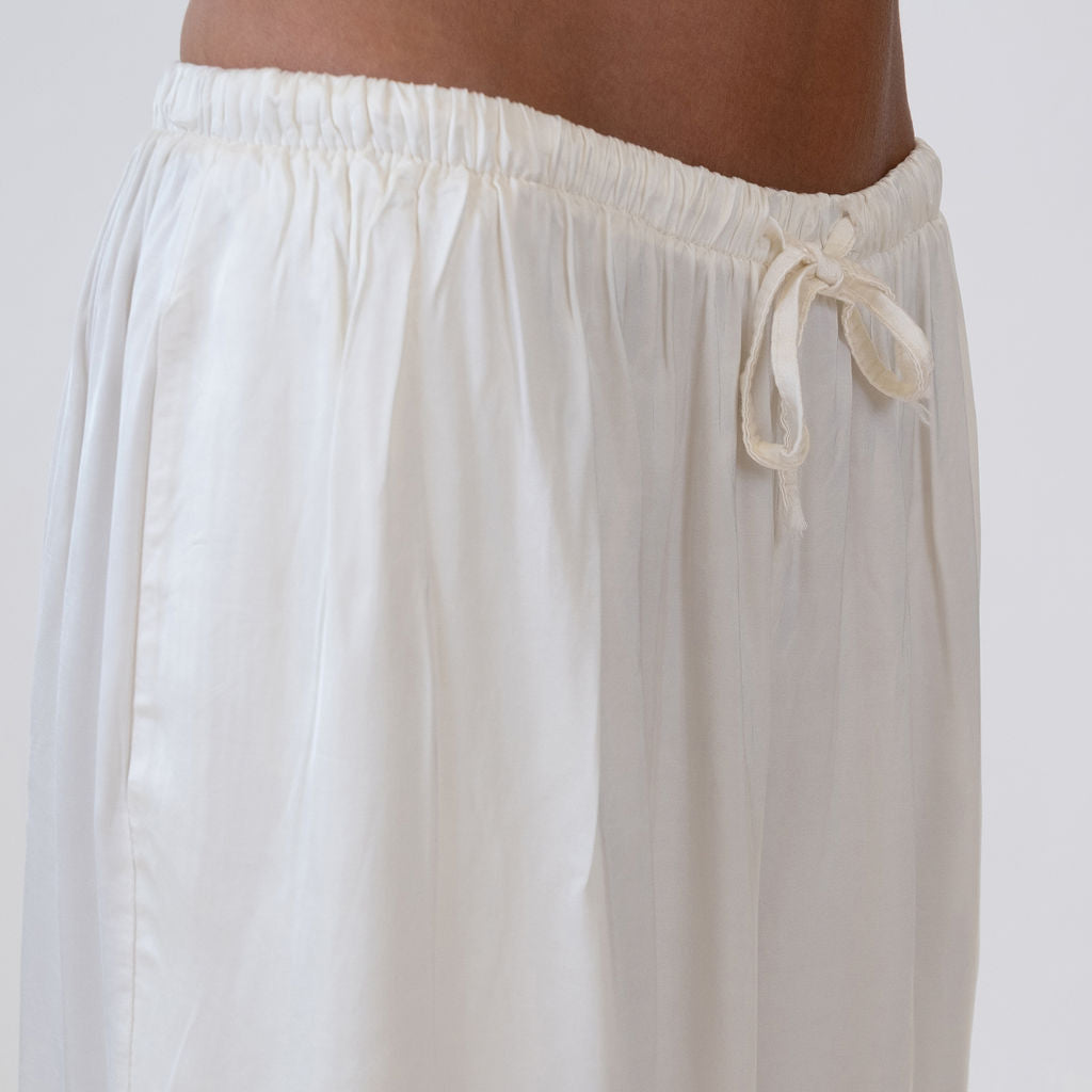 Pantalón Satinado Pierna Extra Ancha Leire