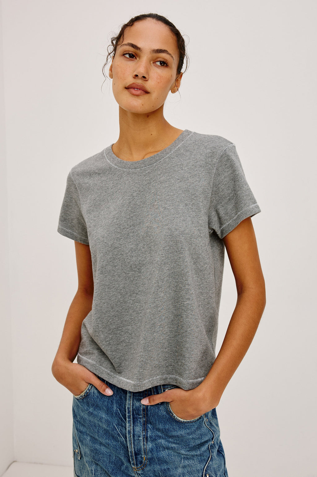 GIRLFRIEND T-SHIRT - HEATHER CONTRAST STITCH