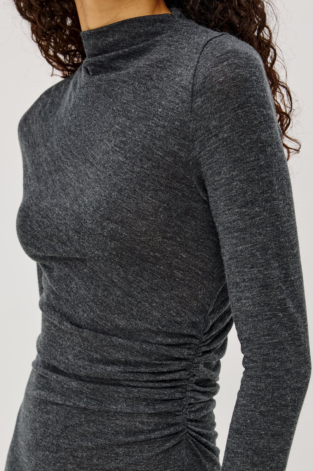 Vestido Margot Drapeado gris carbón - detalle