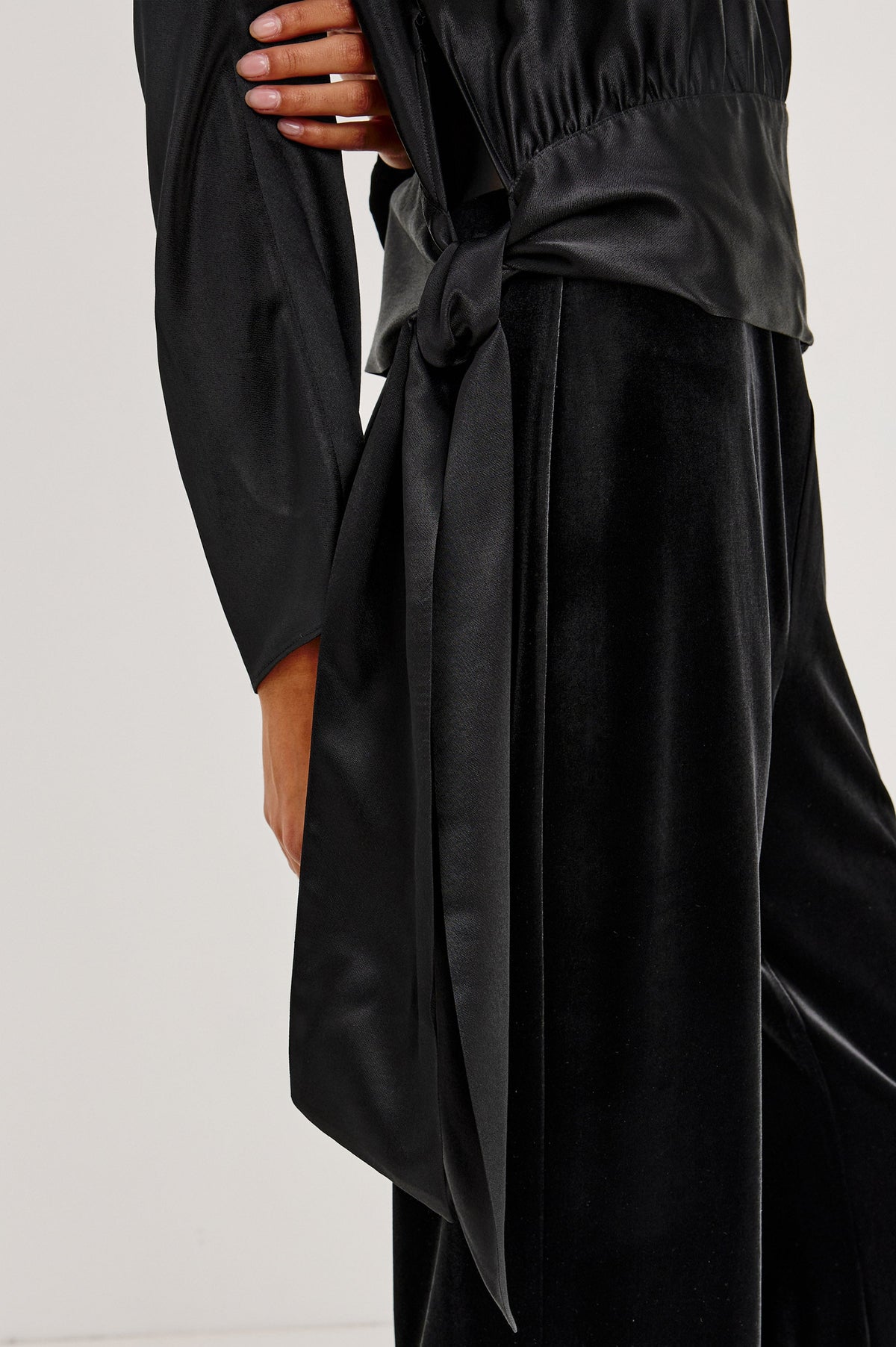 OPAL TOP - BLACK