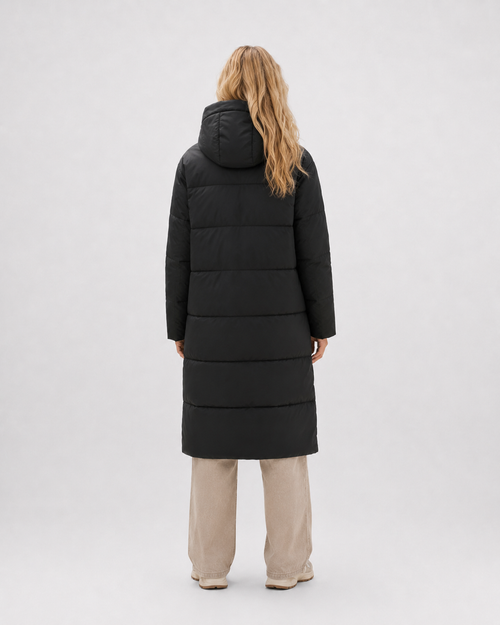 Abrigo Puffer Largo VRS STYLE con Modelo 2, vista trasera