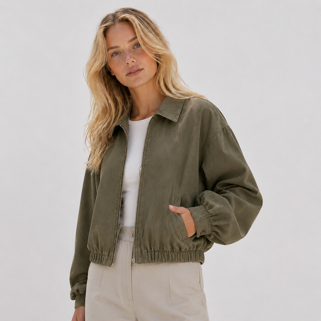 Detalle del cuello, cremallera y tejido de Bomber Collar Olive