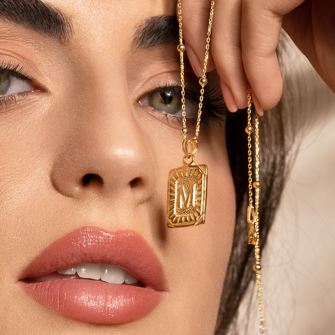 Collar Medalla con Inicial