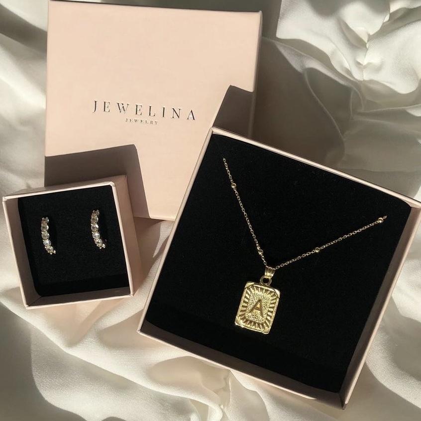 Collar Medalla con Inicial