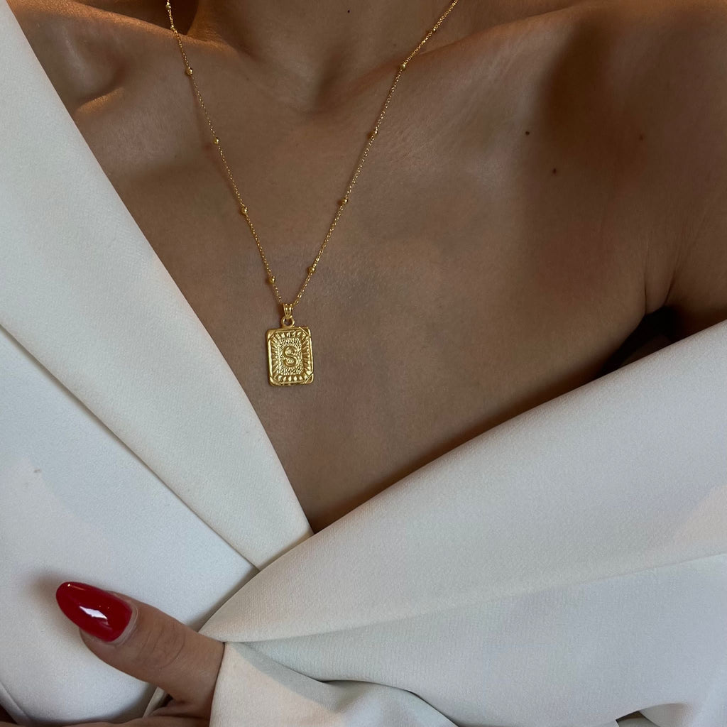 Collar Medalla con Inicial