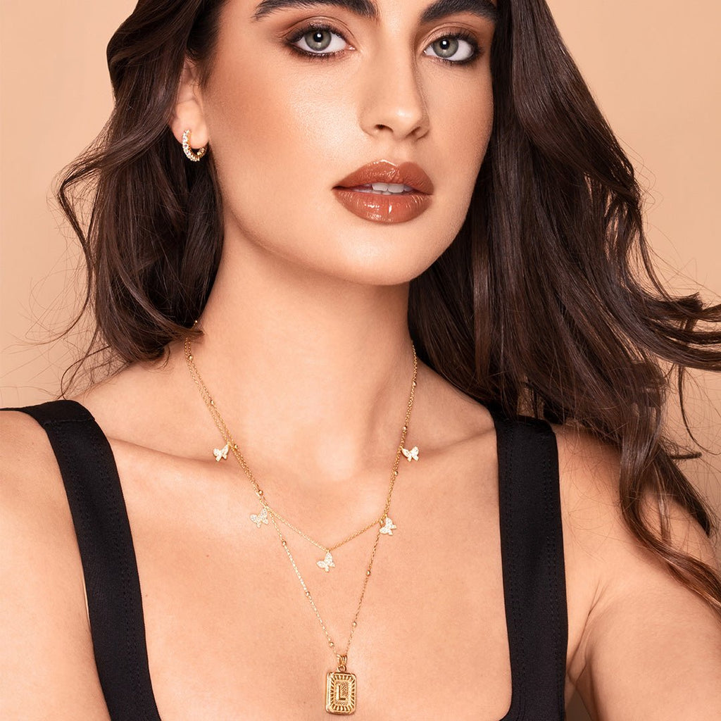 Collar con Colgantes de Mariposa