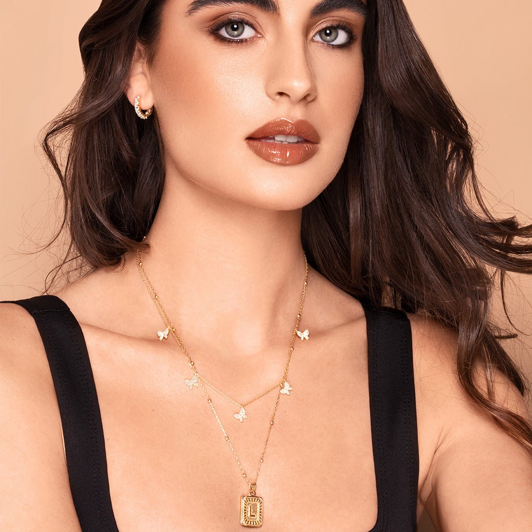 Collar con Colgantes de Mariposa