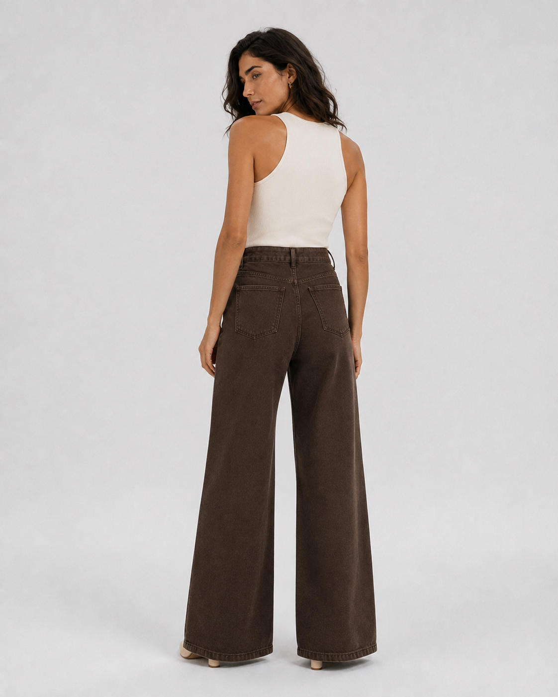 Pantalón Capri Wide Leg en modelo VRS 1 - espalda