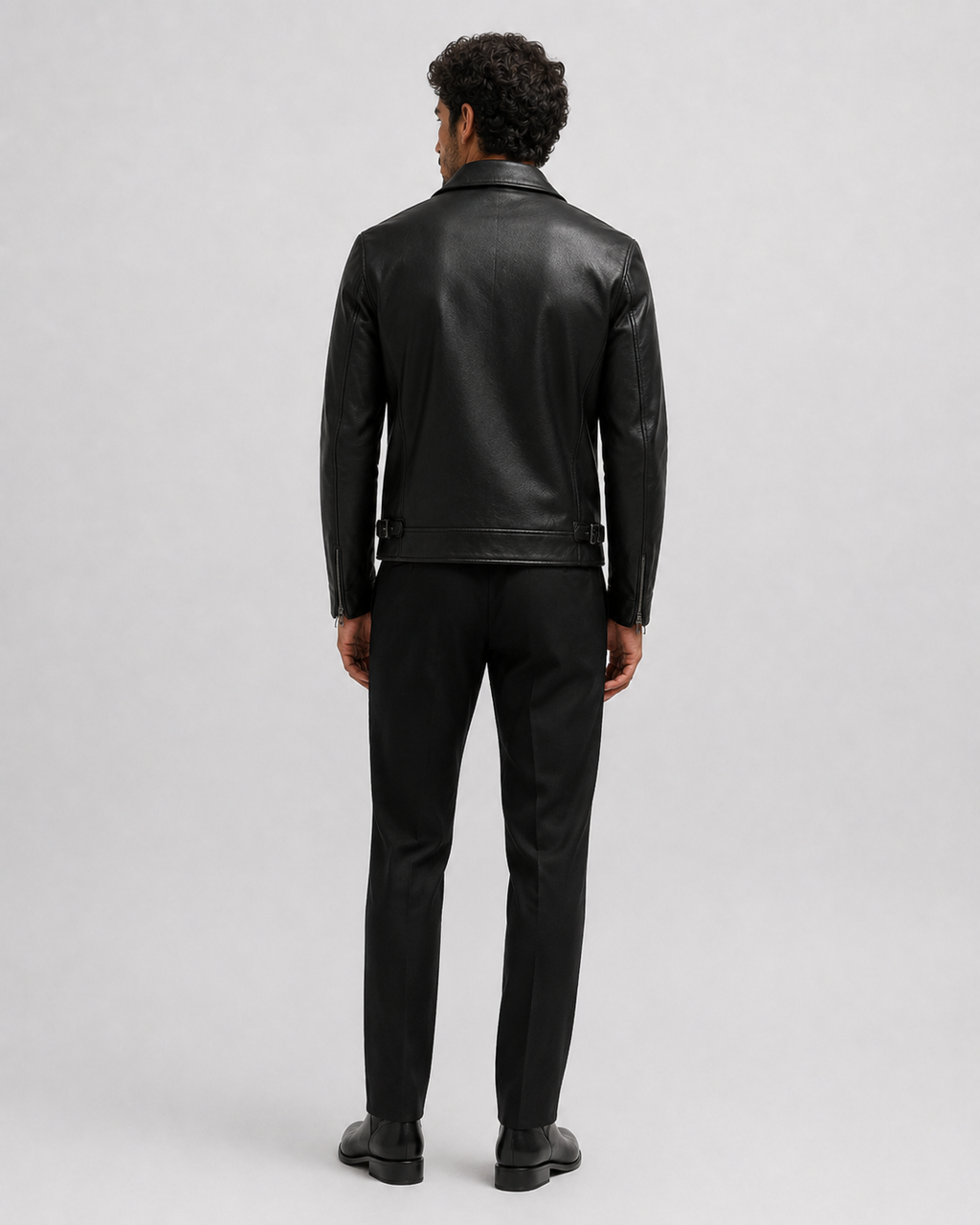 Cazadora Biker de Piel VRS STYLE con Modelo 5, vista trasera