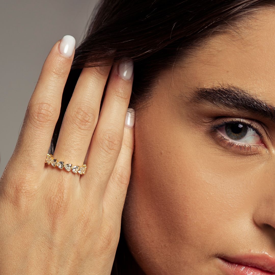 Anillo de Piedras en Forma de Corazón