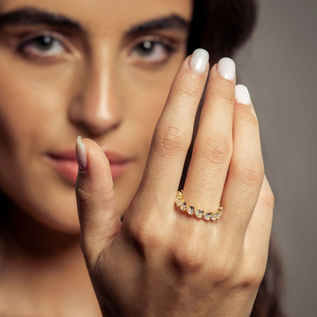 Anillo de Piedras en Forma de Corazón