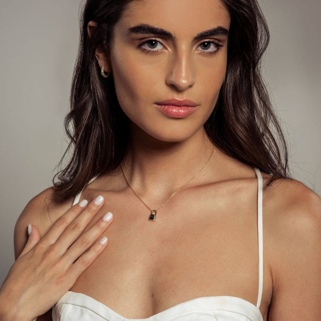 Set de Dos Collares Corazón con Inicial y Candado