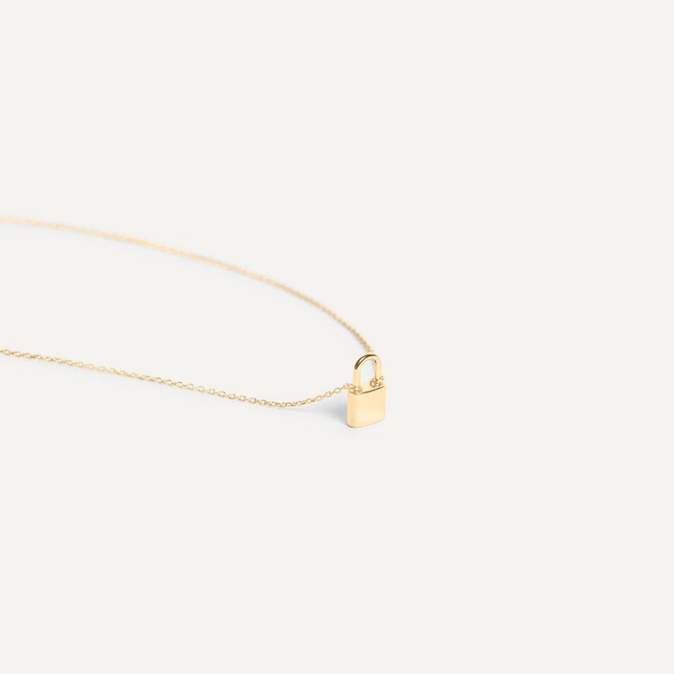 Set de Dos Collares Corazón con Inicial y Candado