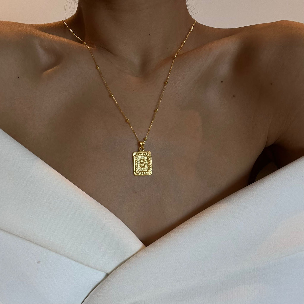 Collar Medalla con Inicial