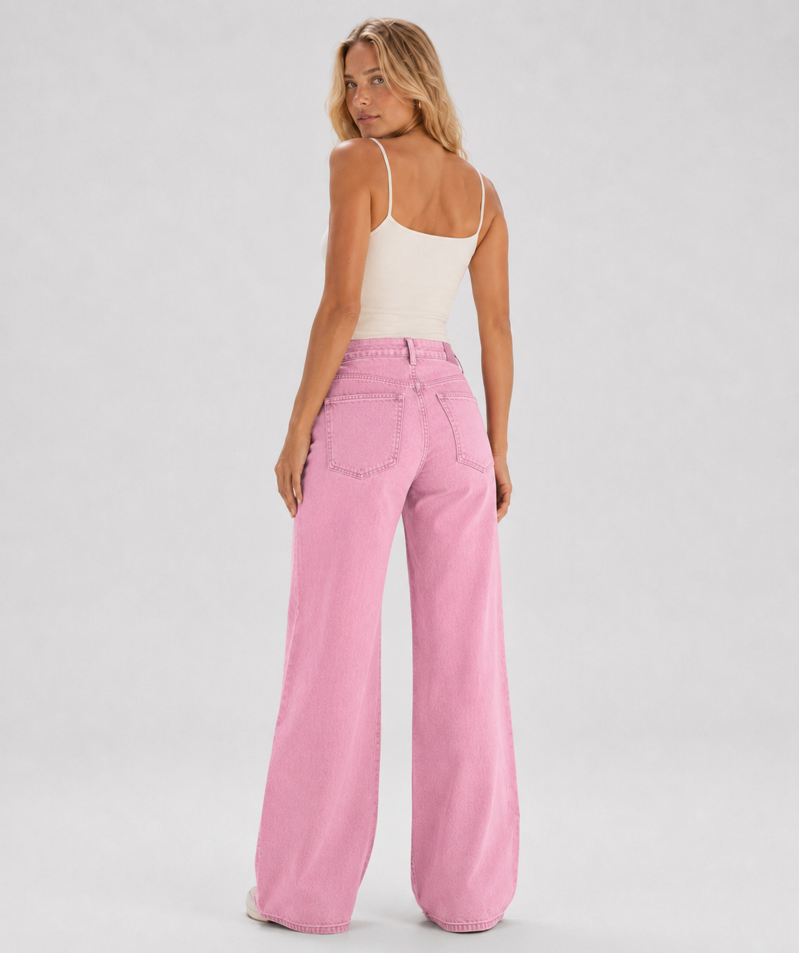 Pantalón Riviera Pink en modelo VRS 2 - espalda