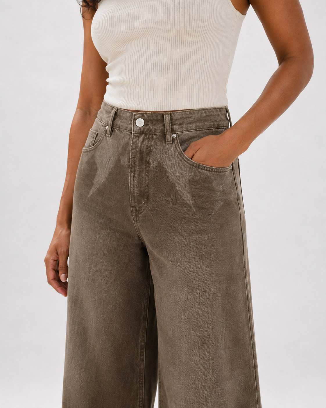 Pantalón Siena Washed - detalle de cintura y lavado