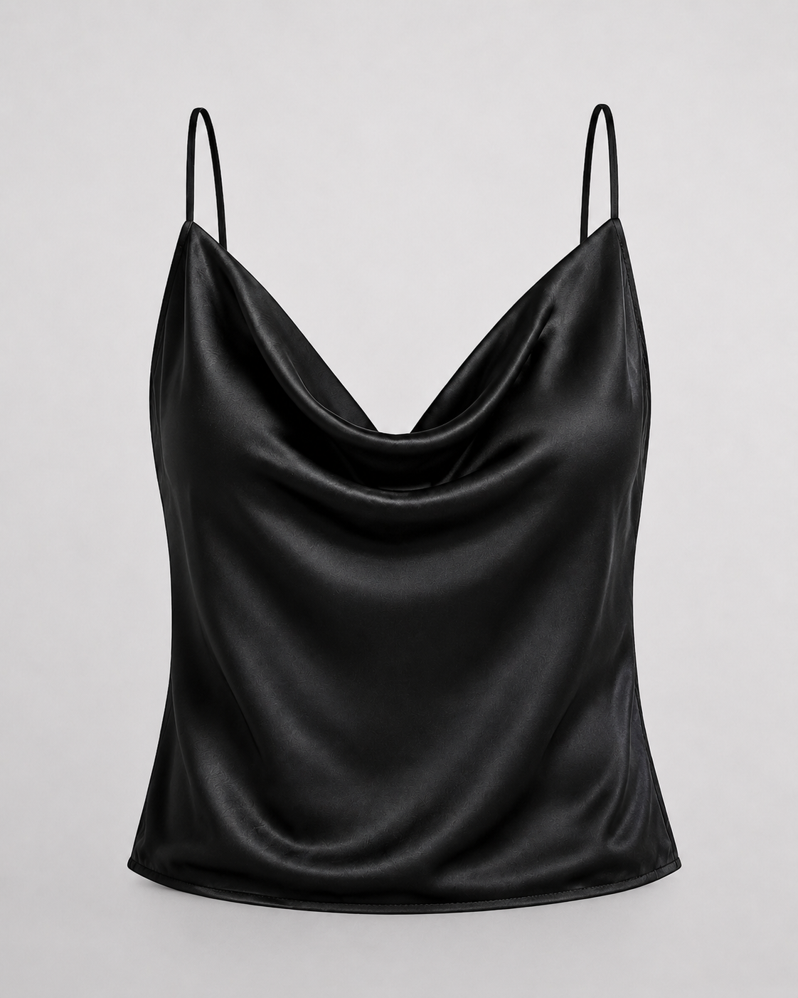 Top Capri Satin negro - detalle de escote y tejido