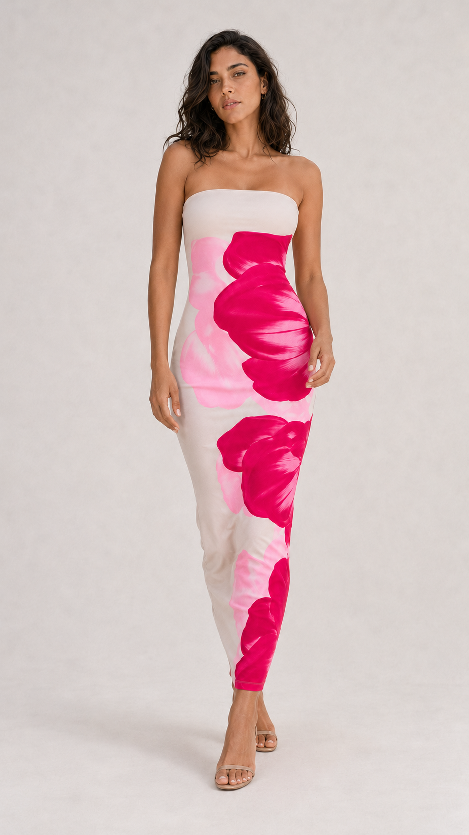 Vestido Floral Strapless modelo 1 - movimiento