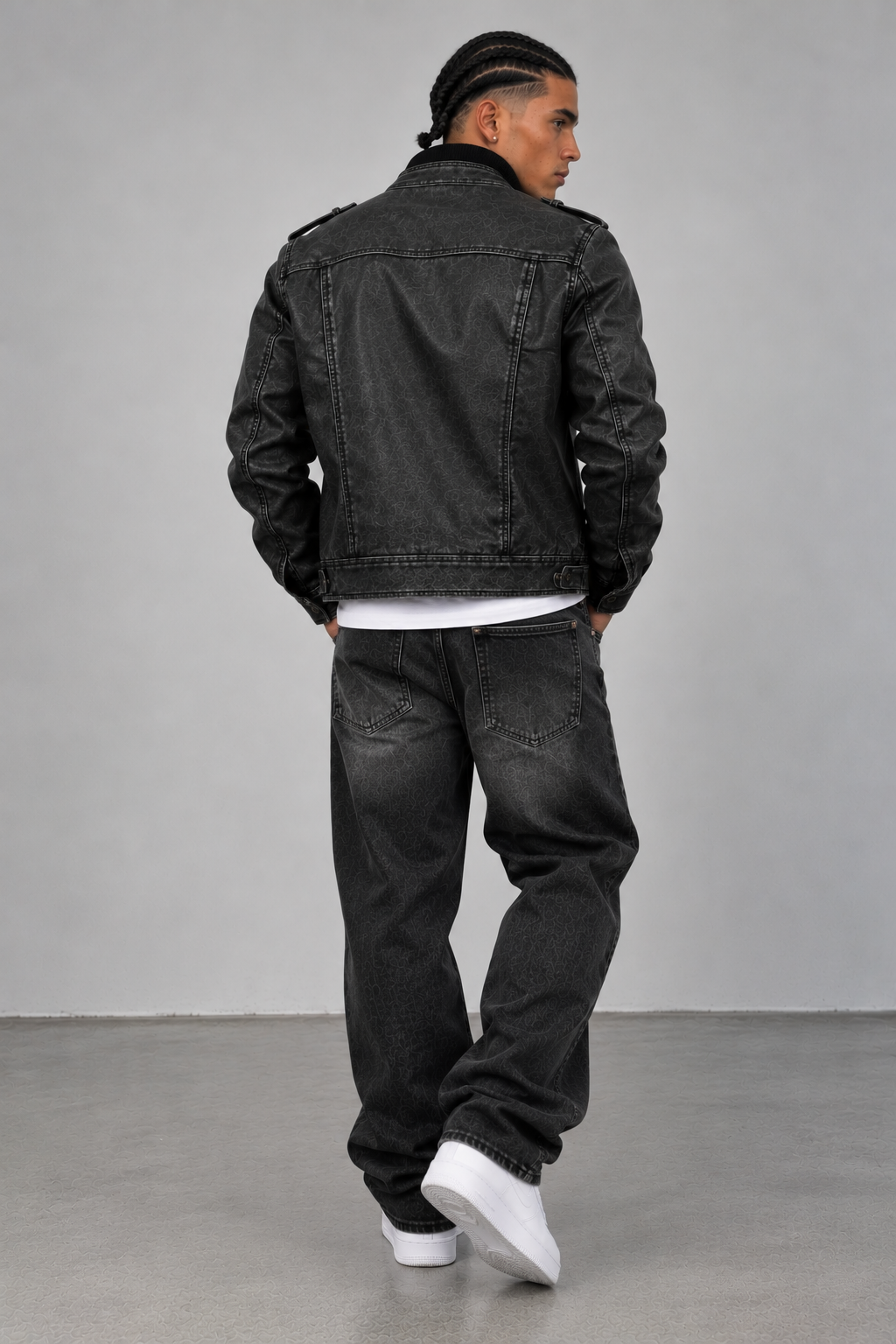 Chaqueta VRS Asfalto negra modelo trasera