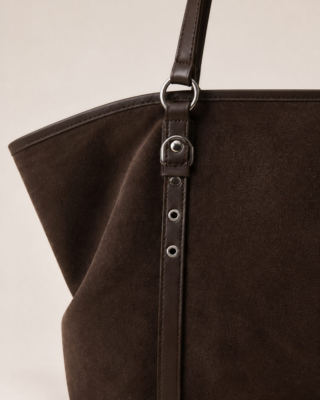 Bolso Tote Efecto Ante con Correas VRS STYLE — detalle
