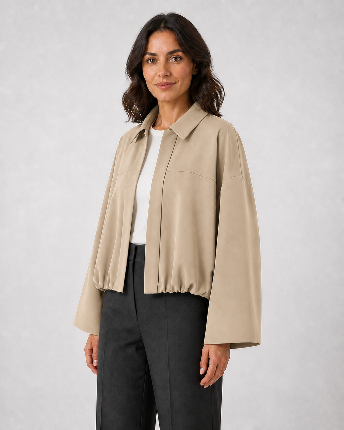 Chaqueta Bomber de Corte Amplio · beige · modelo a 45 grados