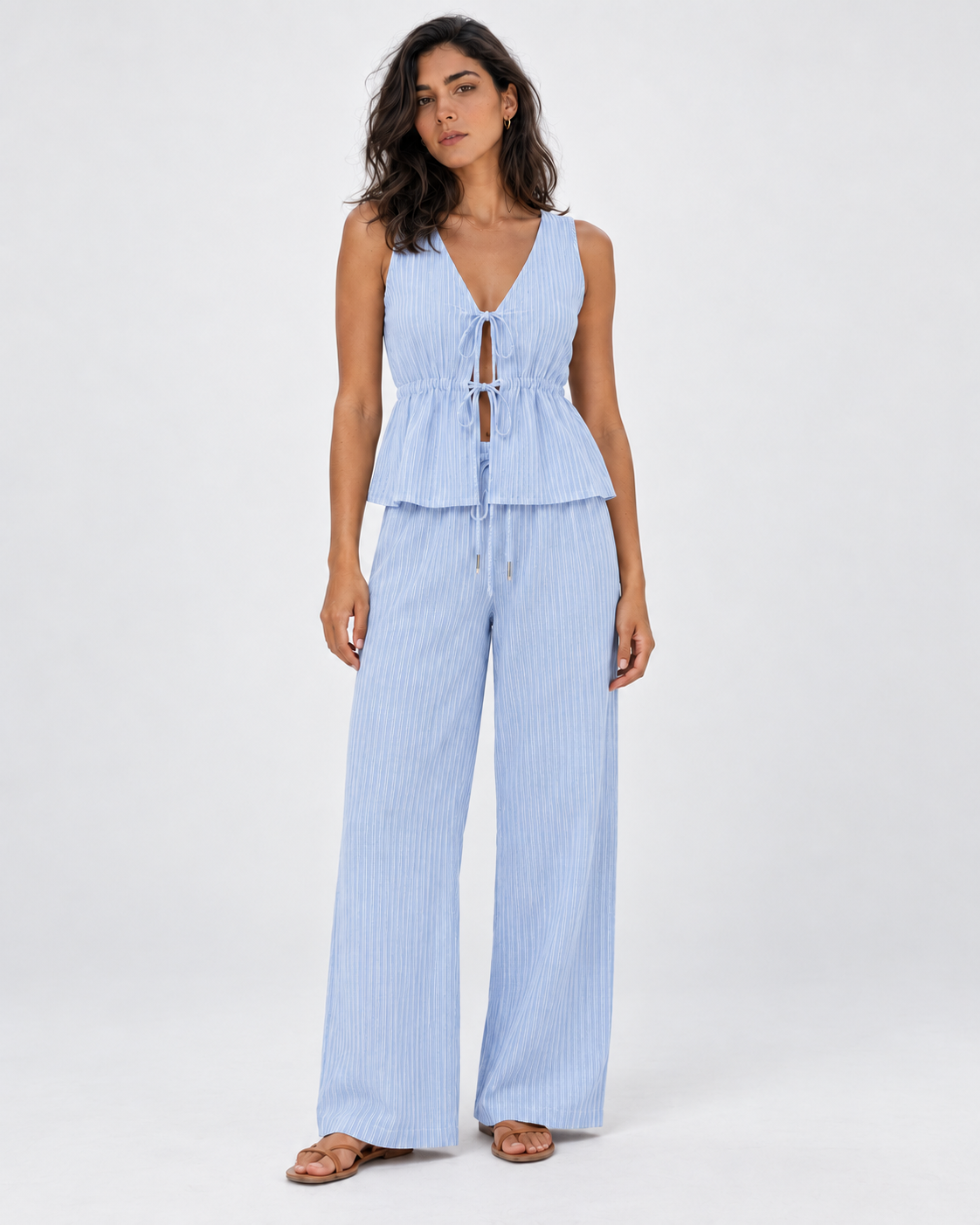 Conjunto Rayas Riviera azul claro — modelo de frente